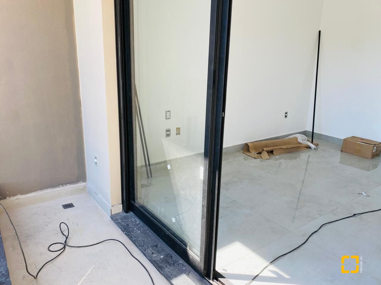 Casa com 126m², 4 quartos (sendo 1 suíte), 2 garagens, no bairro Campeche em Florianópolis