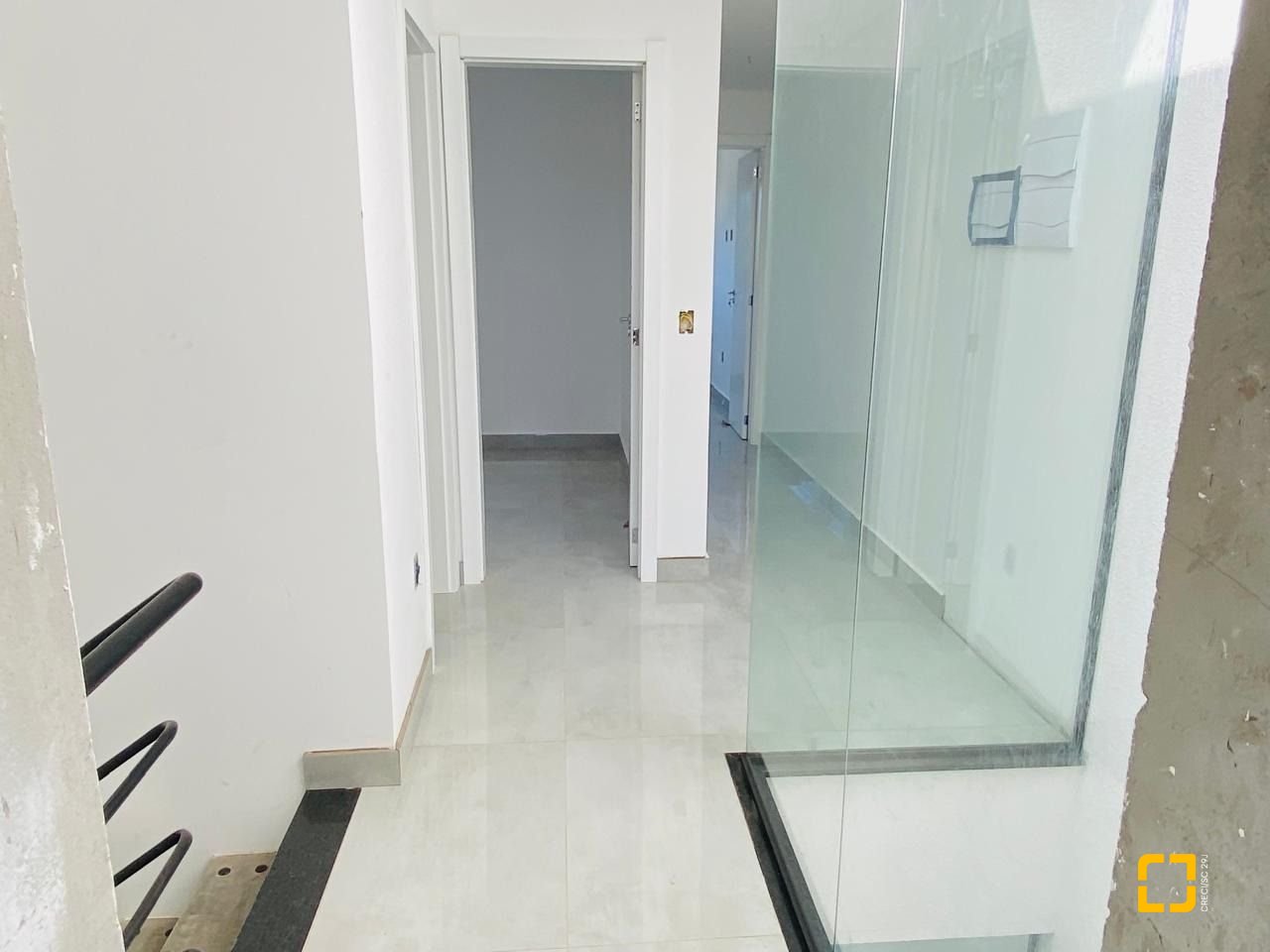 Casa com 126m², 4 quartos (sendo 1 suíte), 2 garagens, no bairro Campeche em Florianópolis