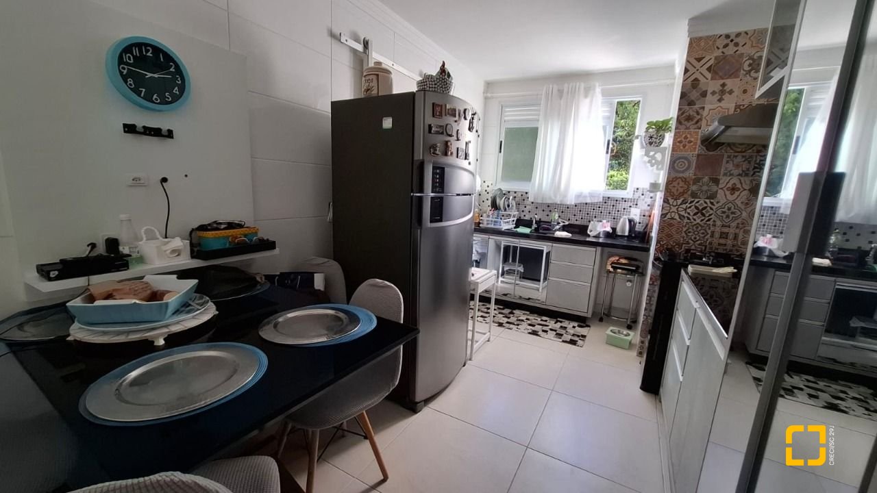 Apartamento com 81m², 3 quartos (sendo 1 suíte), 1 garagem, no bairro Itacorubi em Florianópolis