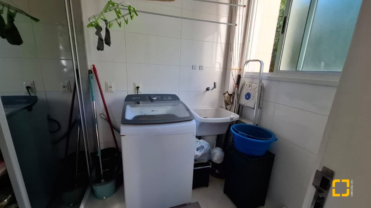 Apartamento com 81m², 3 quartos (sendo 1 suíte), 1 garagem, no bairro Itacorubi em Florianópolis