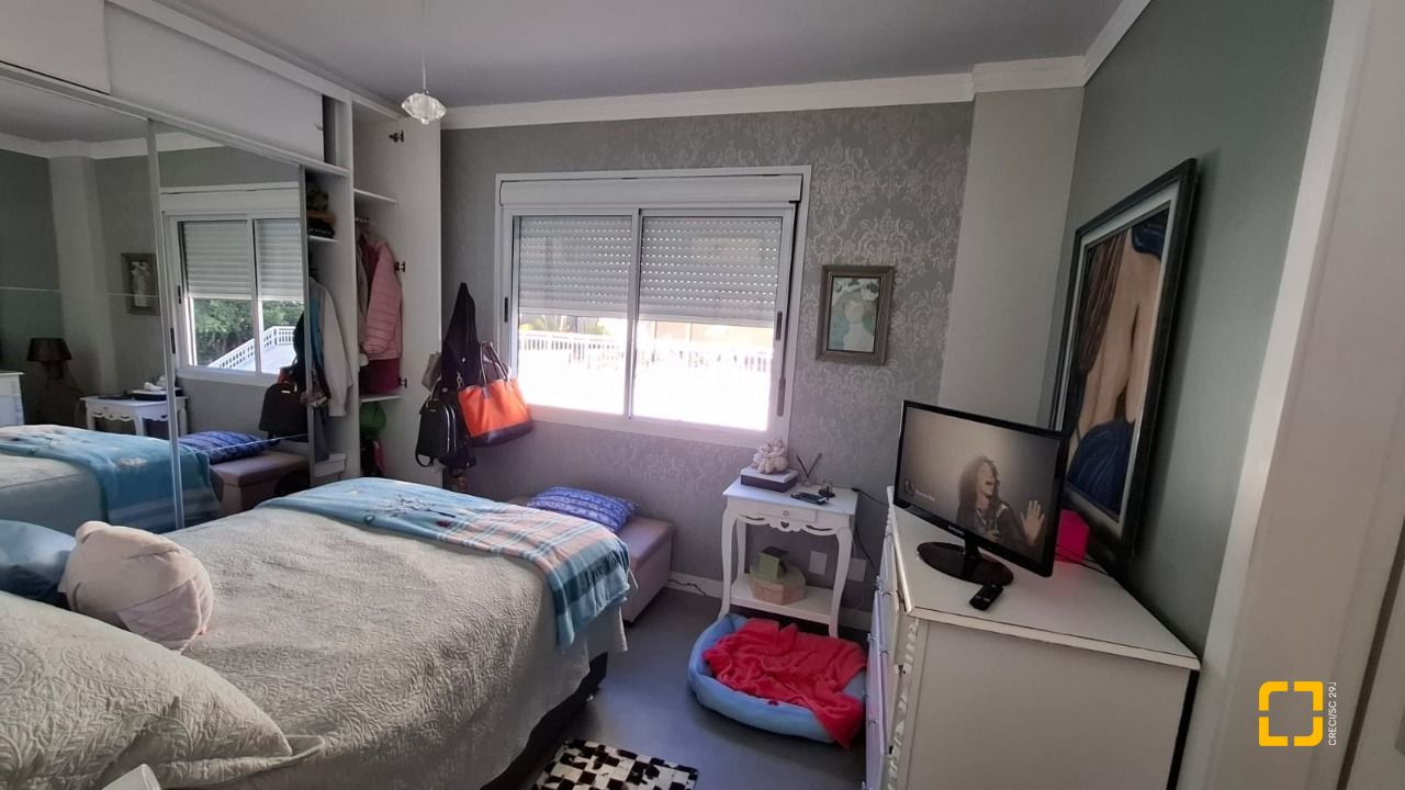 Apartamento com 81m², 3 quartos (sendo 1 suíte), 1 garagem, no bairro Itacorubi em Florianópolis
