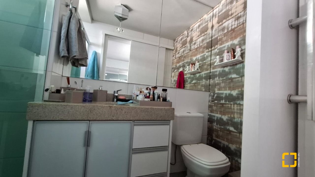 Apartamento com 81m², 3 quartos (sendo 1 suíte), 1 garagem, no bairro Itacorubi em Florianópolis