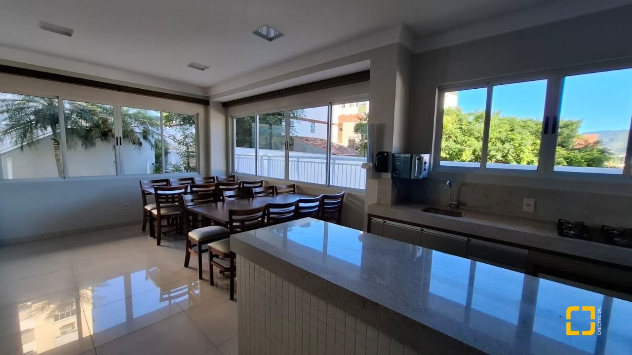 Apartamento com 81m², 3 quartos (sendo 1 suíte), 1 garagem, no bairro Itacorubi em Florianópolis