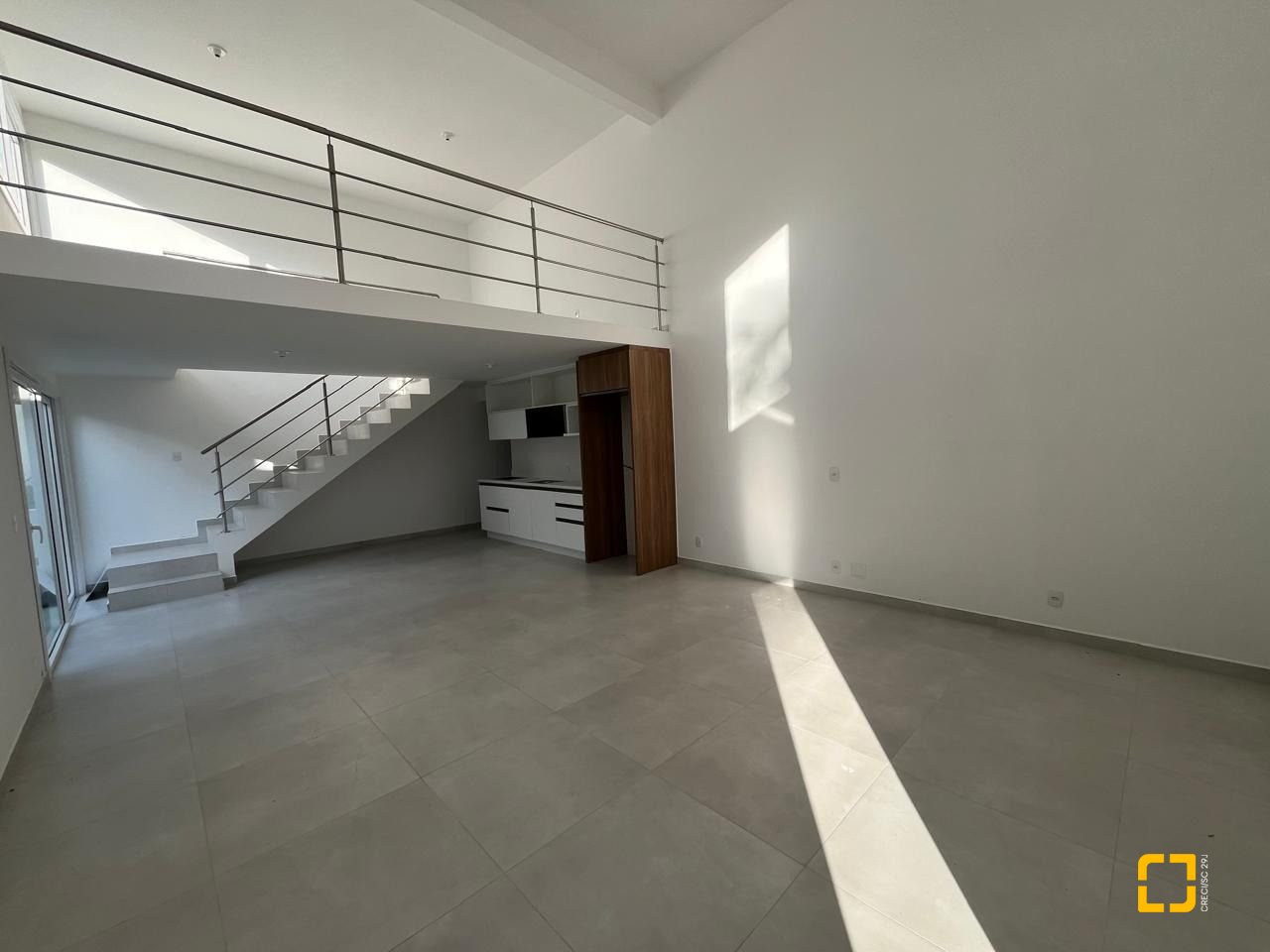 Casa de Condomínio com 192m², 6 quartos (sendo 3 suítes), 2 garagens, no bairro Cachoeira do Bom Jesus em Florianópolis