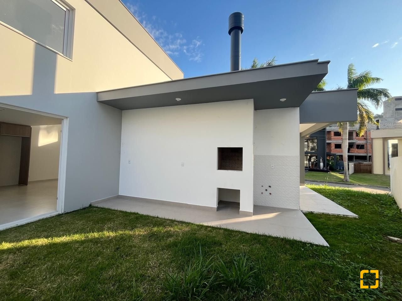 Casa de Condomínio com 192m², 6 quartos (sendo 3 suítes), 2 garagens, no bairro Cachoeira do Bom Jesus em Florianópolis