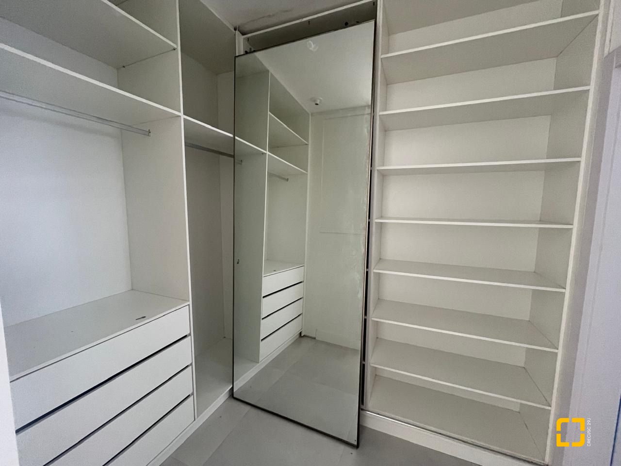 Casa de Condomínio com 192m², 6 quartos (sendo 3 suítes), 2 garagens, no bairro Cachoeira do Bom Jesus em Florianópolis