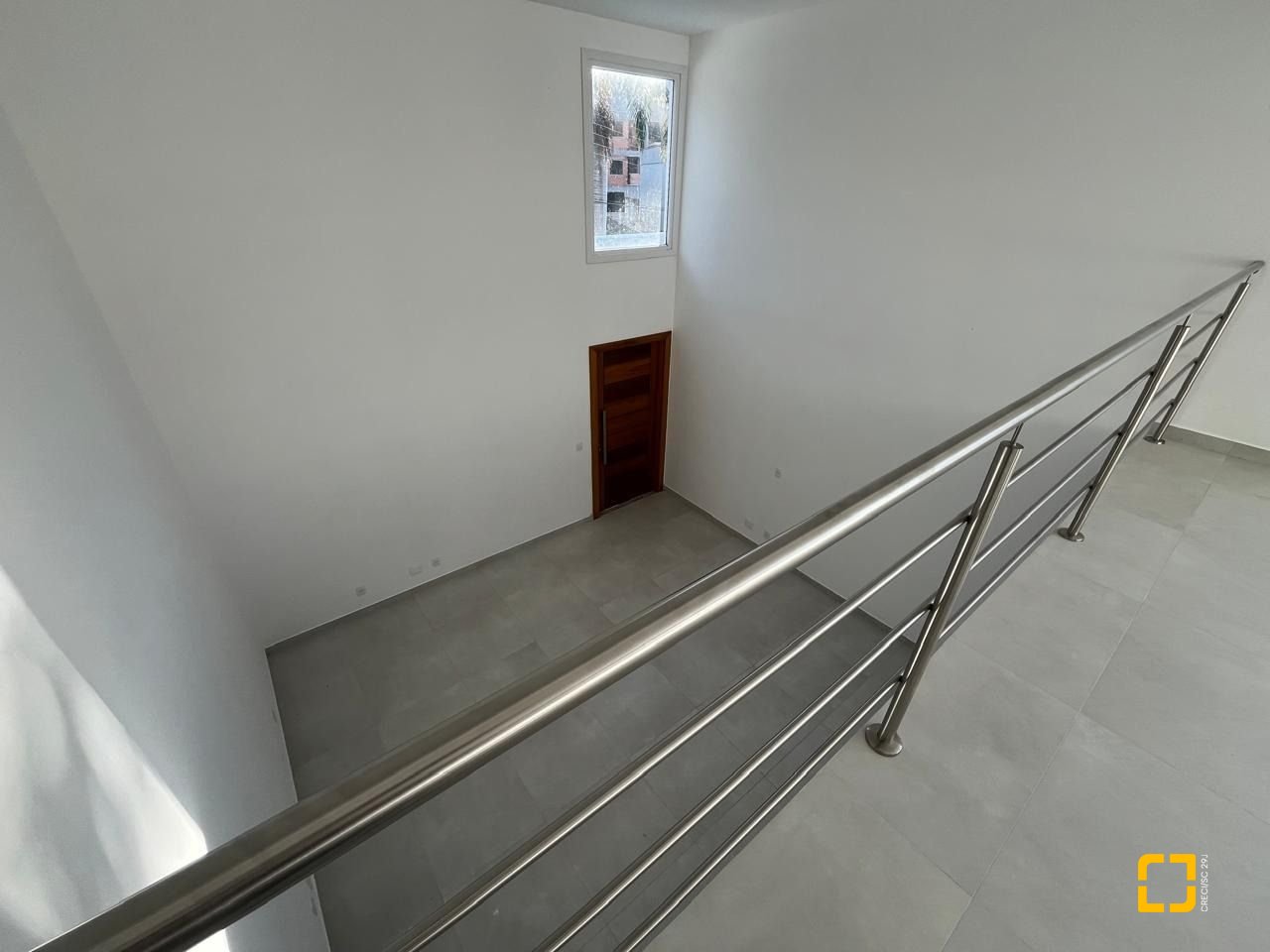 Casa de Condomínio com 192m², 6 quartos (sendo 3 suítes), 2 garagens, no bairro Cachoeira do Bom Jesus em Florianópolis