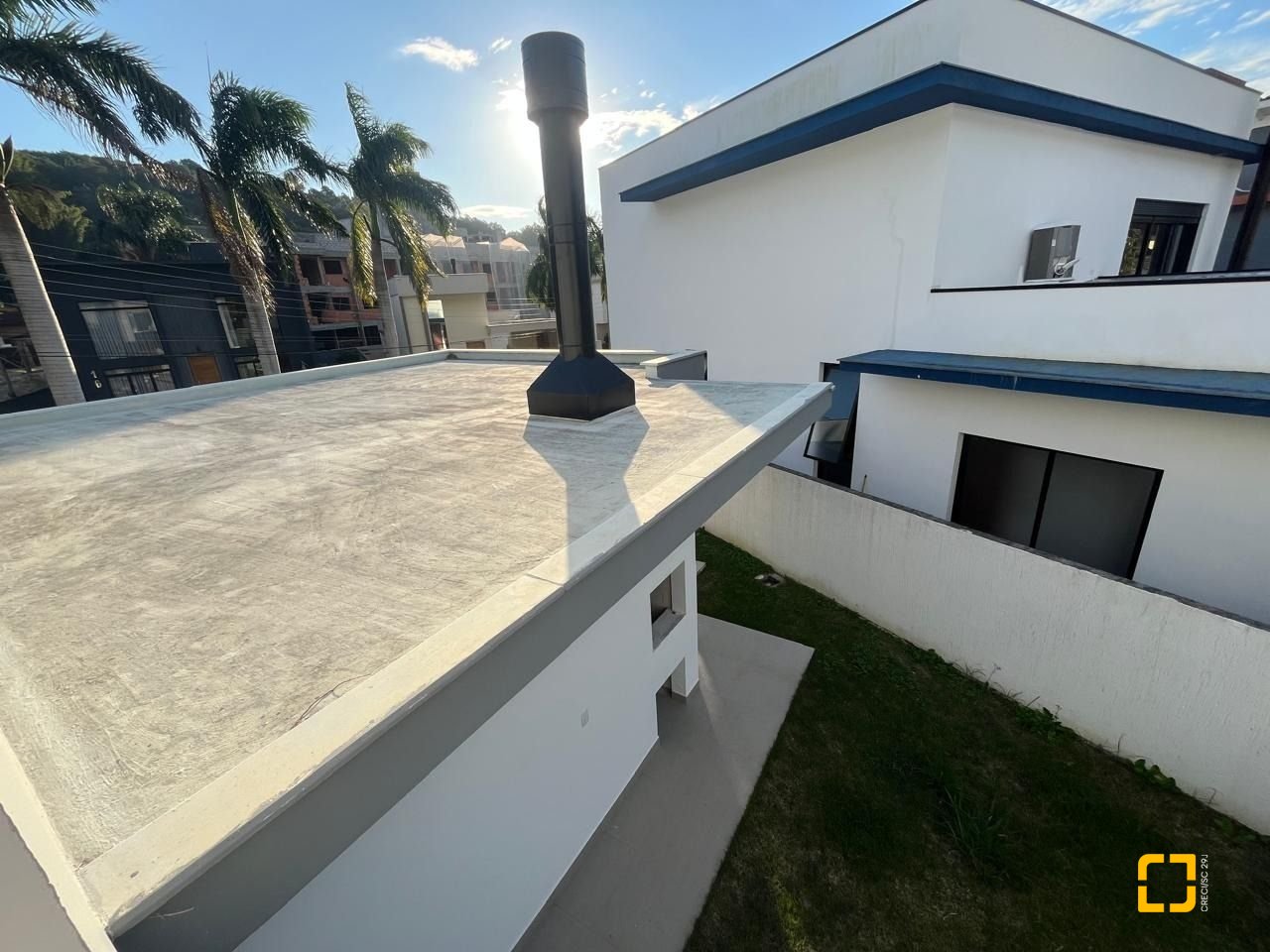 Casa de Condomínio com 192m², 6 quartos (sendo 3 suítes), 2 garagens, no bairro Cachoeira do Bom Jesus em Florianópolis