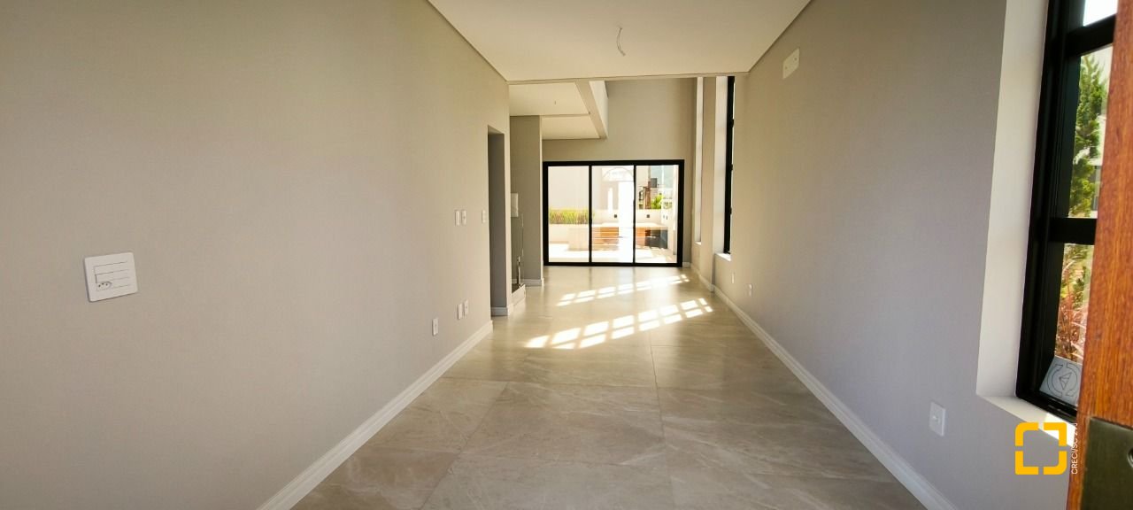 Casa de Condomínio com 165m², 4 quartos (sendo 1 suíte), 2 garagens, no bairro Beira Rio em Biguaçu