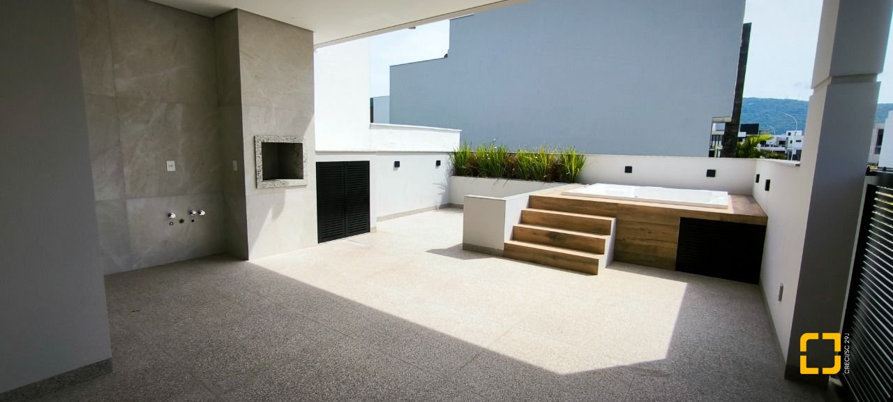 Casa de Condomínio com 165m², 4 quartos (sendo 1 suíte), 2 garagens, no bairro Beira Rio em Biguaçu
