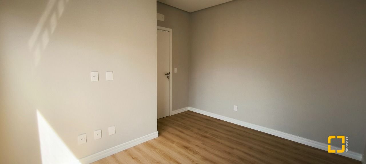 Casa de Condomínio com 165m², 4 quartos (sendo 1 suíte), 2 garagens, no bairro Beira Rio em Biguaçu