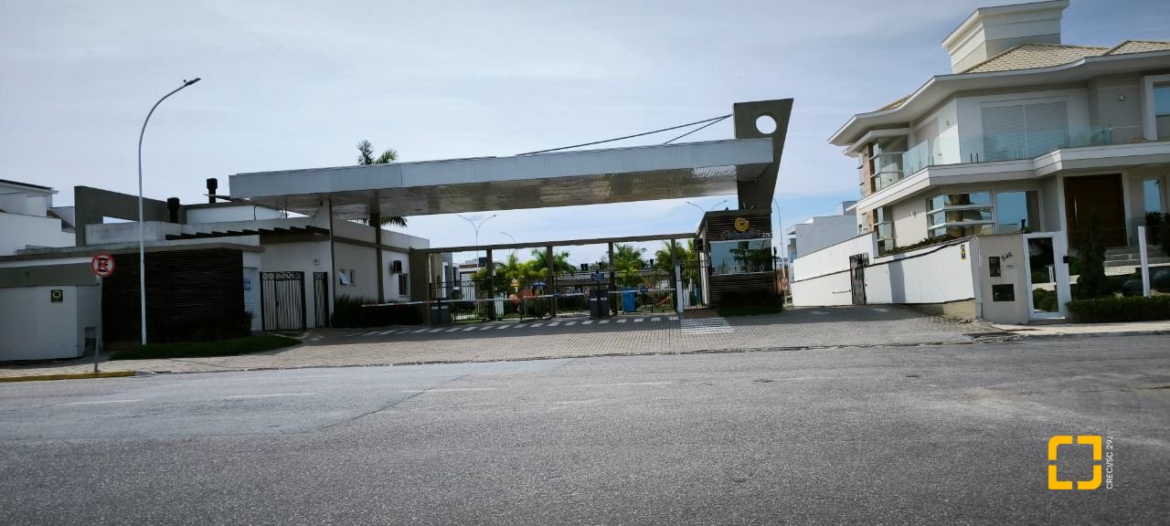Casa de Condomínio com 165m², 3 quartos (sendo 1 suíte), 2 garagens, no bairro Beira Rio em Biguaçu