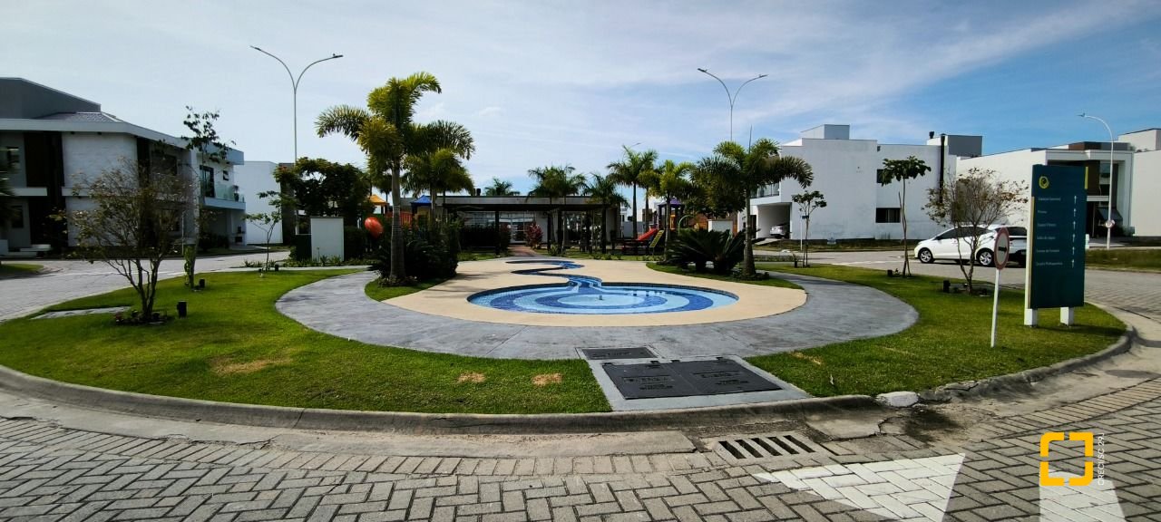 Casa de Condomínio com 165m², 3 quartos (sendo 1 suíte), 2 garagens, no bairro Beira Rio em Biguaçu
