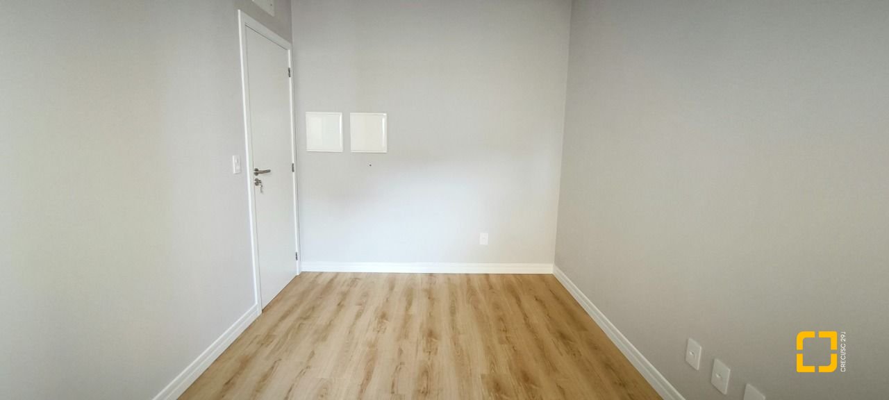 Casa de Condomínio com 165m², 3 quartos (sendo 1 suíte), 2 garagens, no bairro Beira Rio em Biguaçu