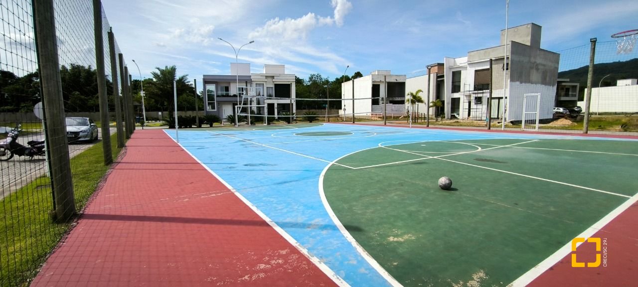 Casa de Condomínio com 165m², 3 quartos (sendo 1 suíte), 2 garagens, no bairro Beira Rio em Biguaçu