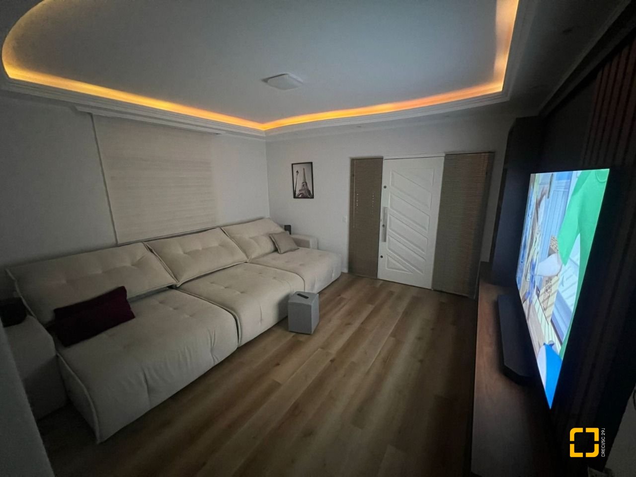 Casa com 200m², 5 quartos (sendo 2 suítes), 6 garagens, no bairro Serraria em São José