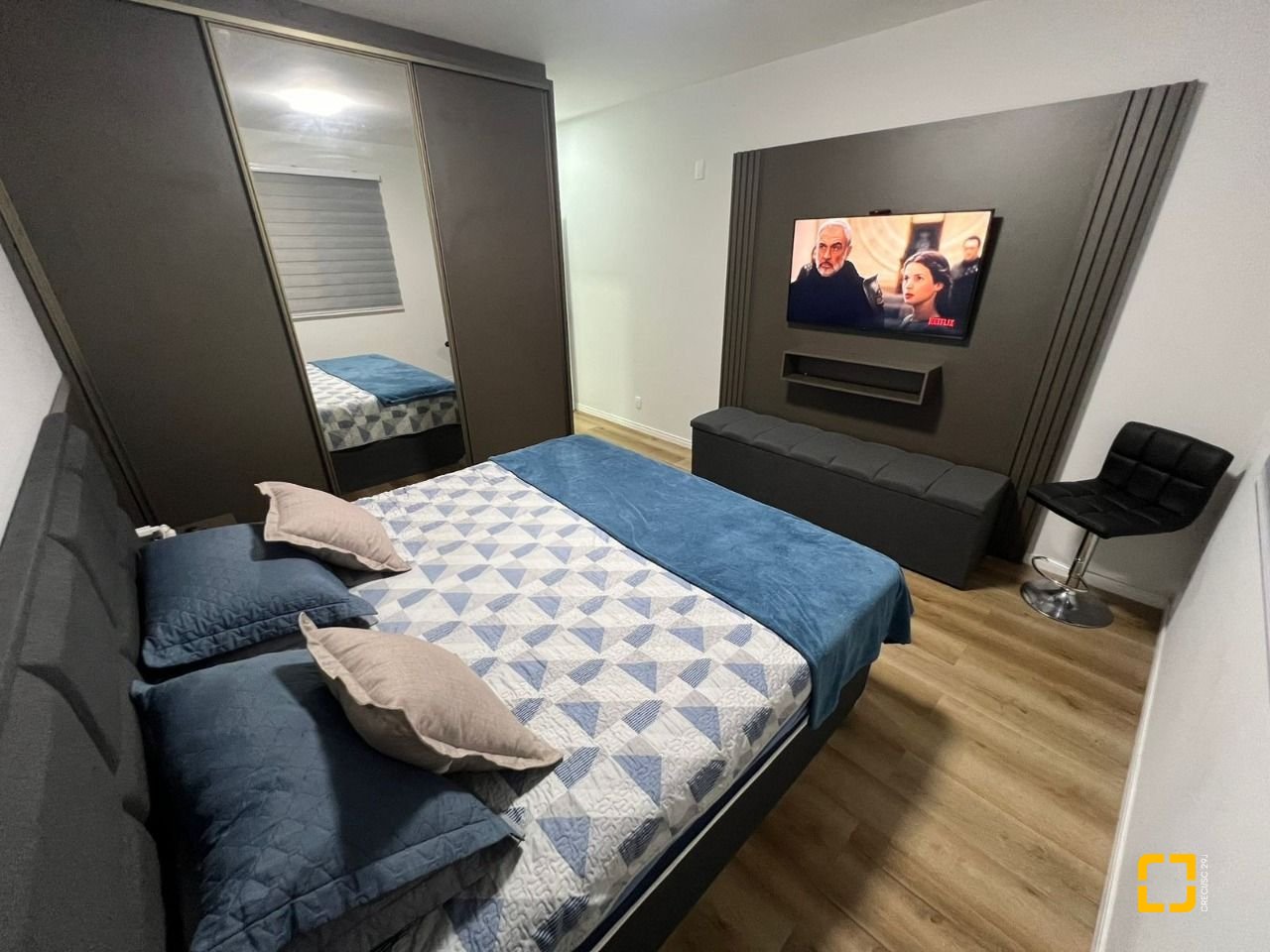 Casa com 200m², 3 quartos (sendo 2 suítes), 6 garagens, no bairro Serraria em São José