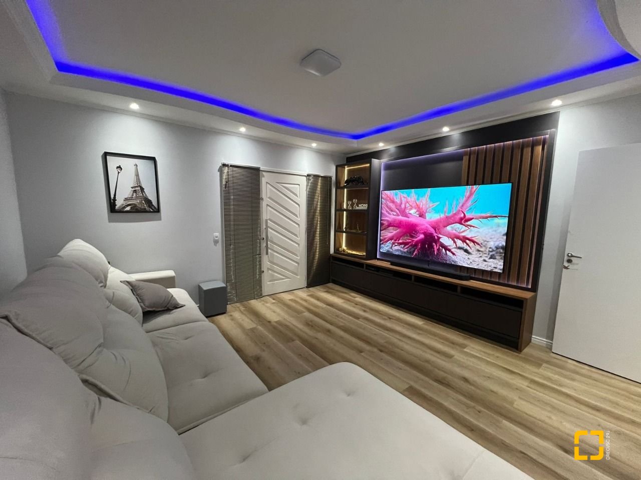 Casa com 200m², 5 quartos (sendo 2 suítes), 6 garagens, no bairro Serraria em São José