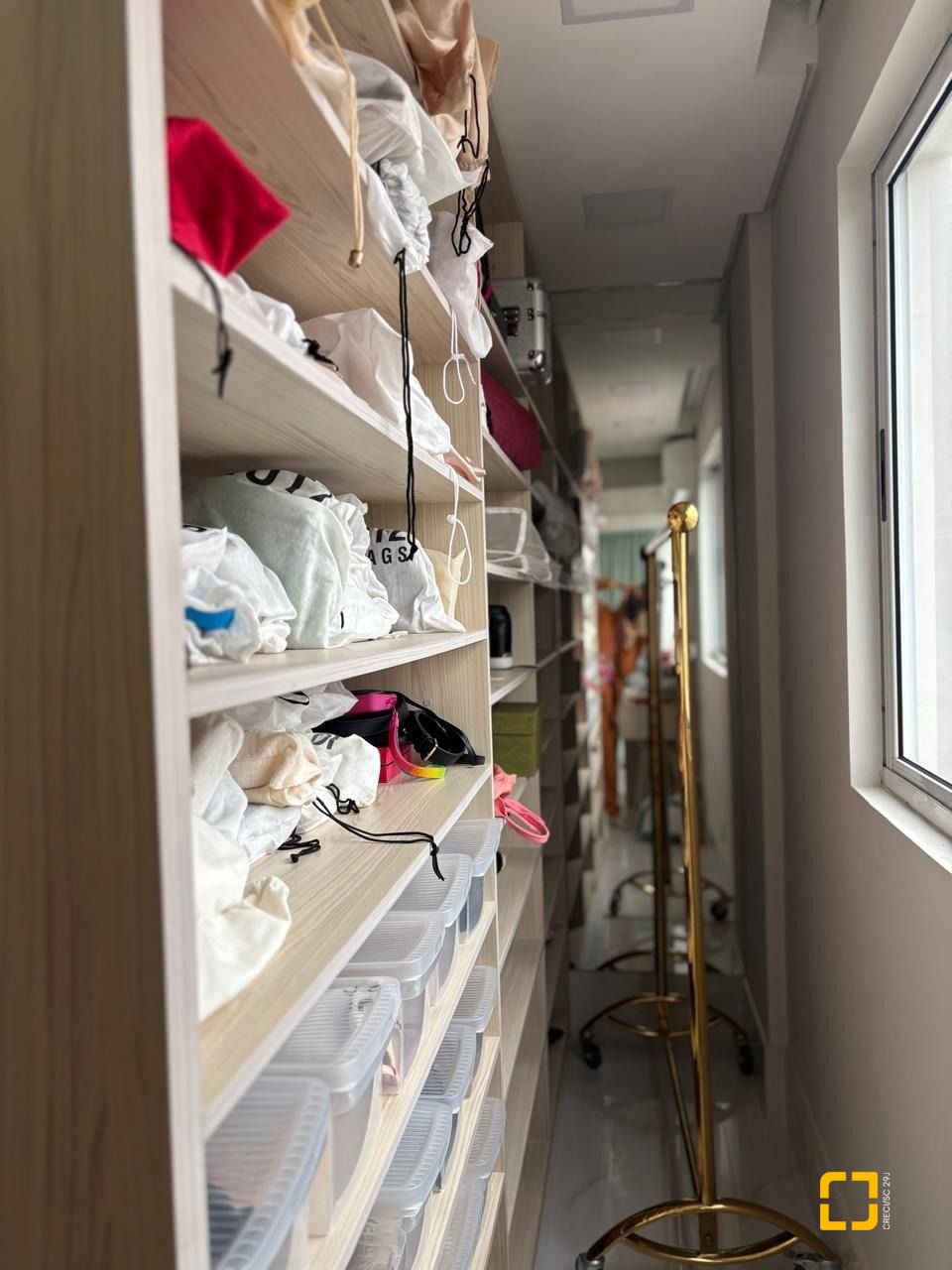 Apartamento com 173m², 4 quartos (sendo 2 suítes), 2 garagens, no bairro Campinas em São José