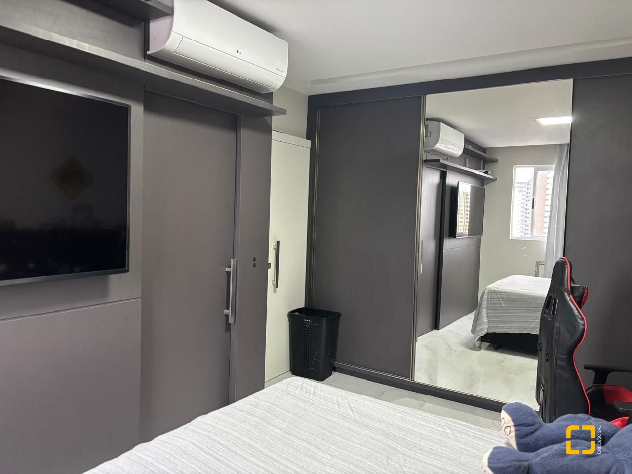 Apartamento com 173m², 4 quartos (sendo 2 suítes), 2 garagens, no bairro Campinas em São José
