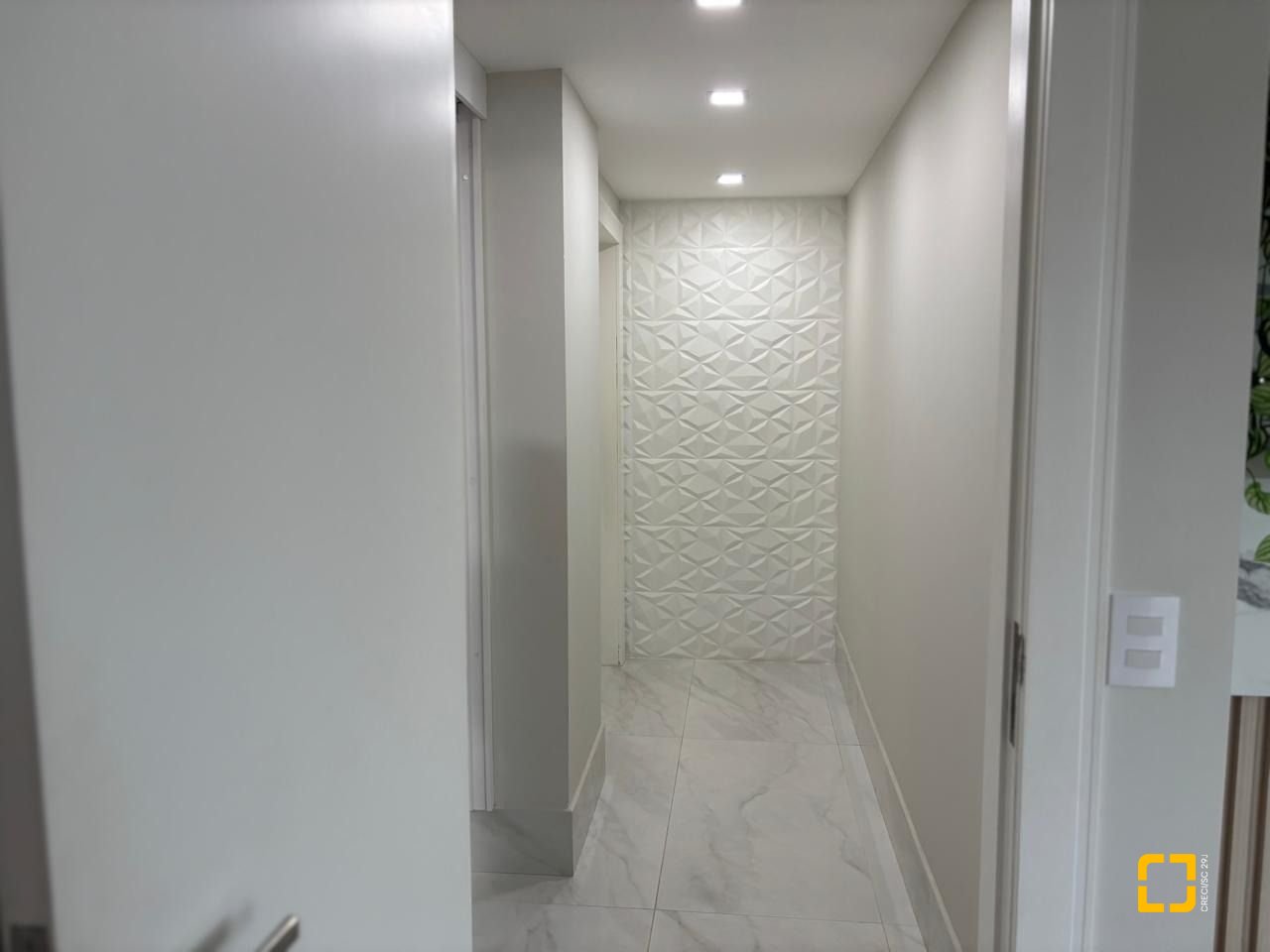 Apartamento com 173m², 4 quartos (sendo 2 suítes), 2 garagens, no bairro Campinas em São José