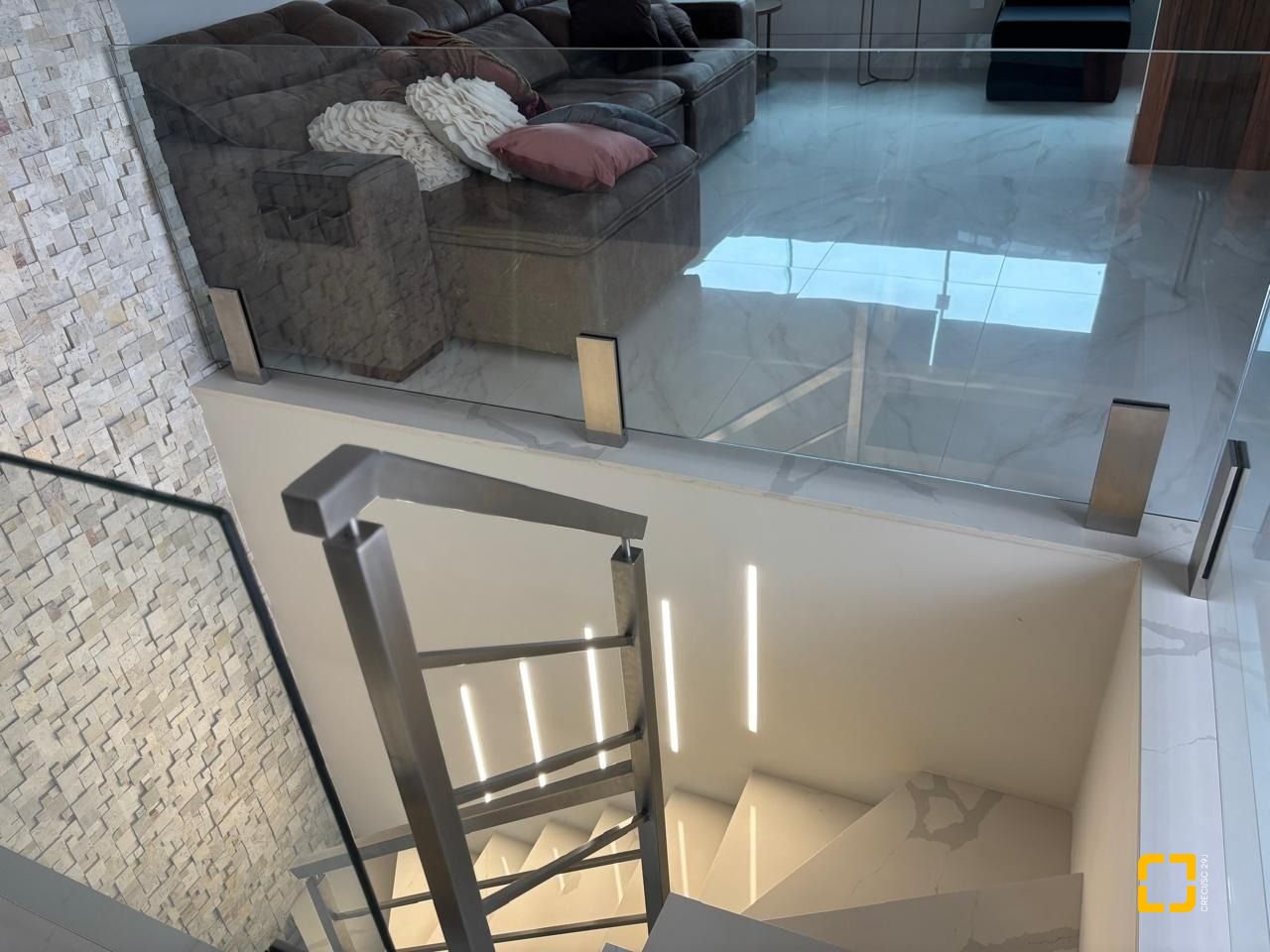 Apartamento com 173m², 4 quartos (sendo 2 suítes), 2 garagens, no bairro Campinas em São José