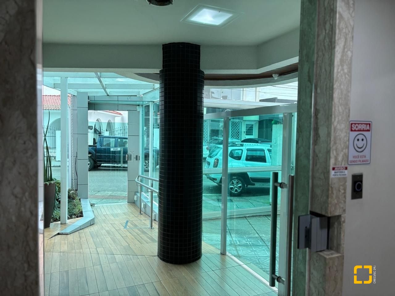 Apartamento com 173m², 4 quartos (sendo 2 suítes), 2 garagens, no bairro Campinas em São José