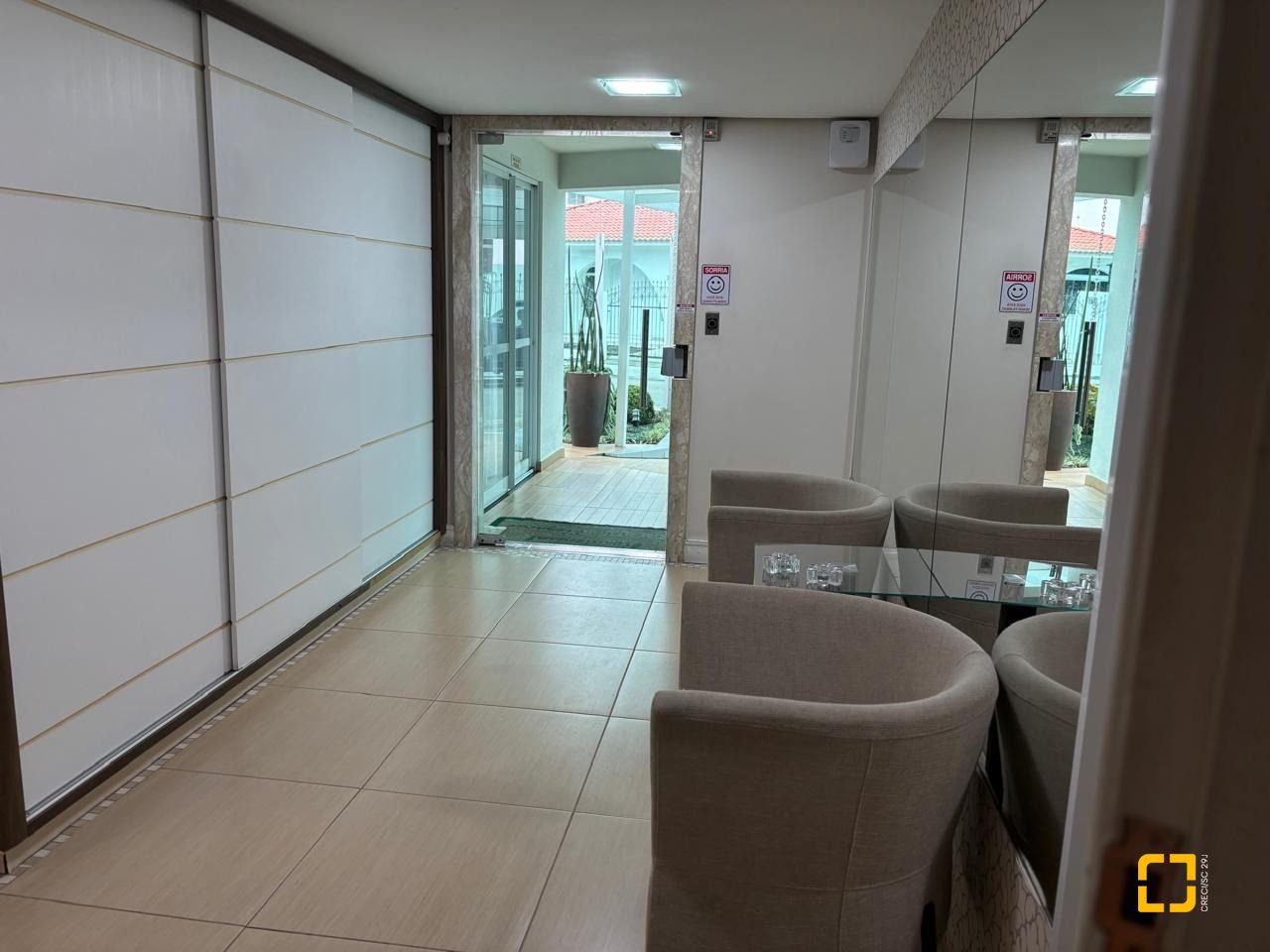 Apartamento com 173m², 4 quartos (sendo 2 suítes), 2 garagens, no bairro Campinas em São José