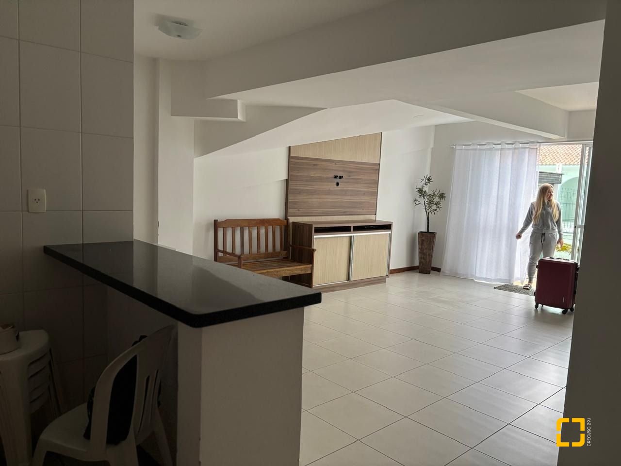 Apartamento com 173m², 4 quartos (sendo 2 suítes), 2 garagens, no bairro Campinas em São José