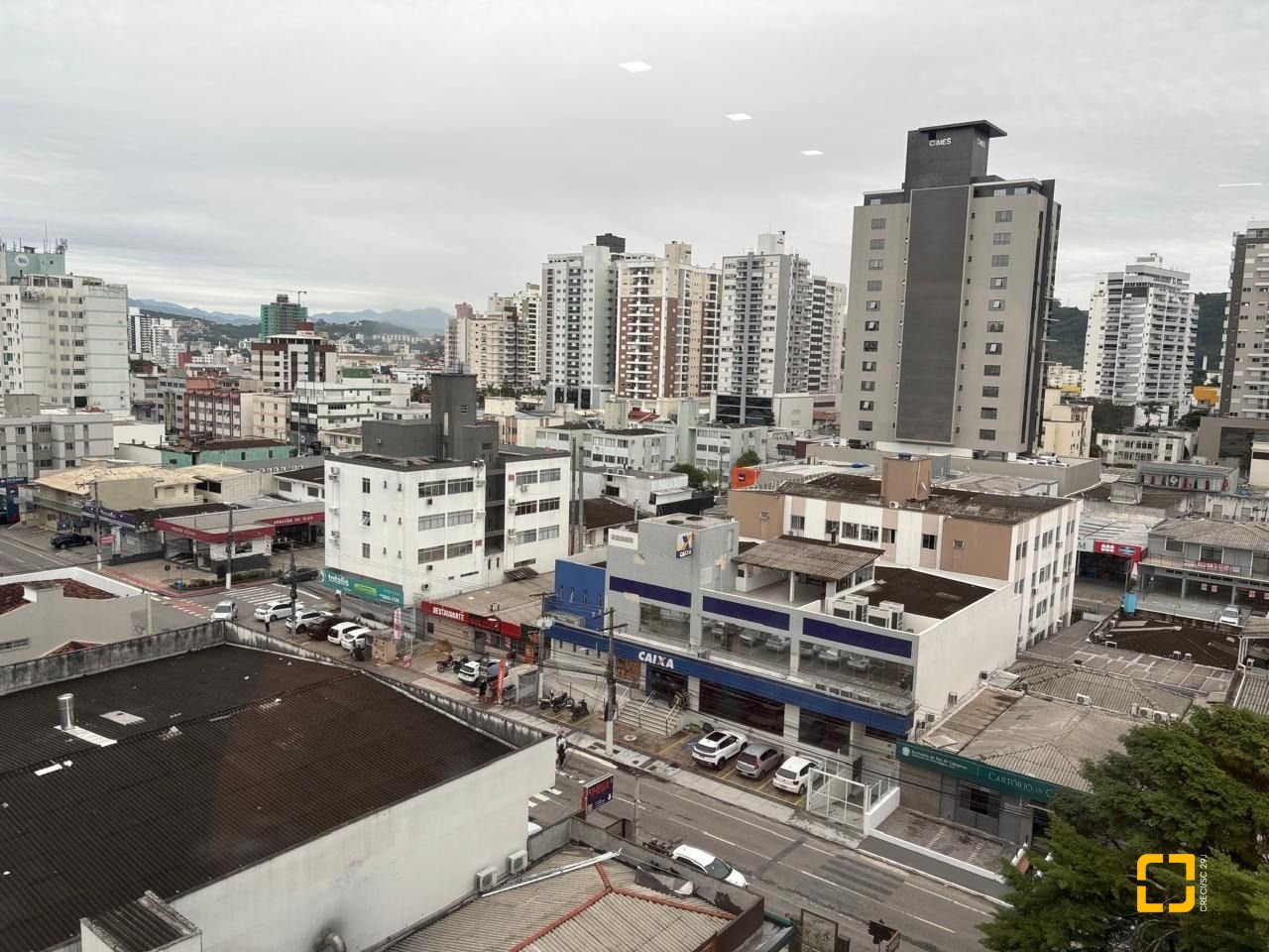 Apartamento com 173m², 4 quartos (sendo 2 suítes), 2 garagens, no bairro Campinas em São José