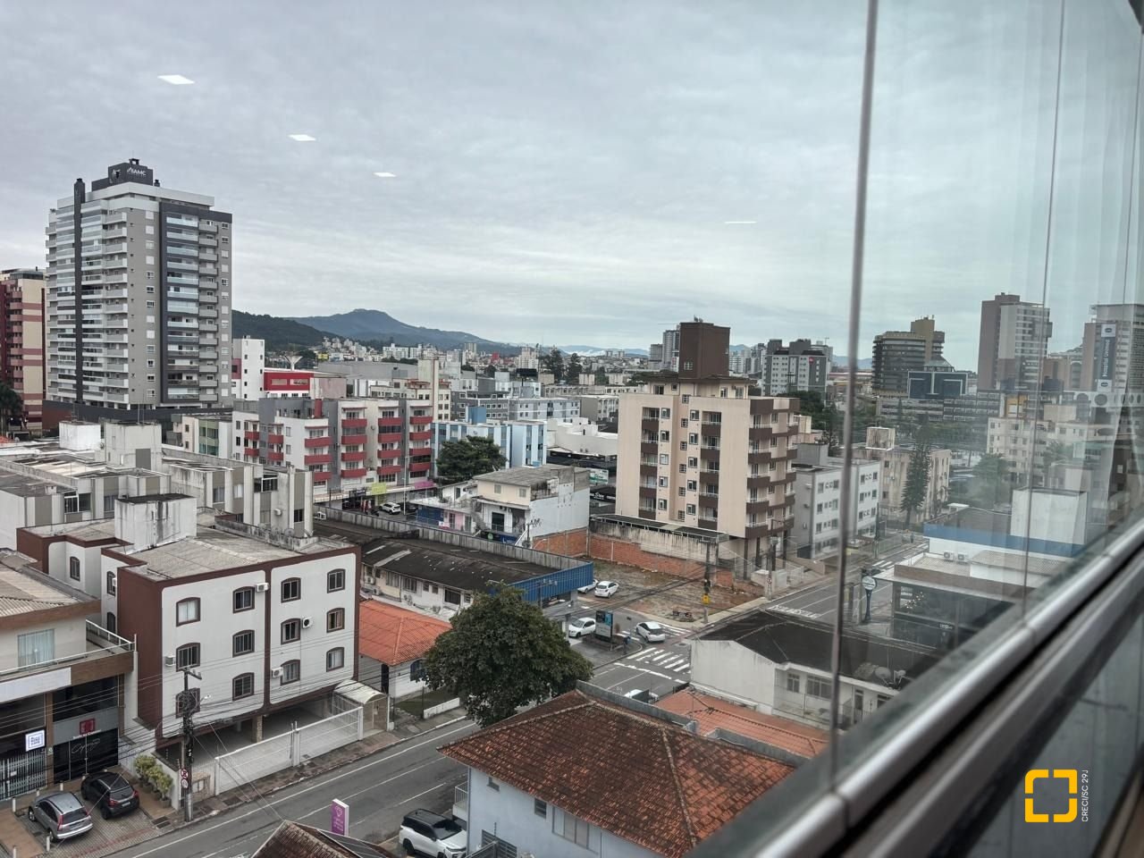 Apartamento com 173m², 4 quartos (sendo 2 suítes), 2 garagens, no bairro Campinas em São José