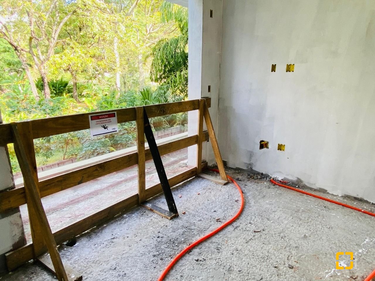Apartamento com 70m², 3 quartos (sendo 1 suíte), 1 garagem, no bairro Lagoa de Conceição em Florianópolis