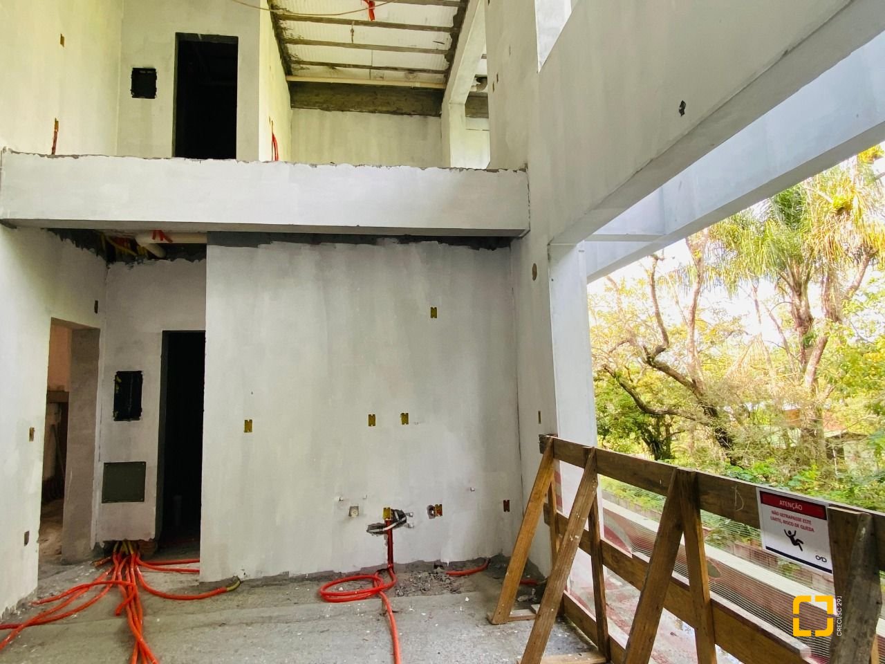Apartamento com 70m², 3 quartos (sendo 1 suíte), 1 garagem, no bairro Lagoa de Conceição em Florianópolis