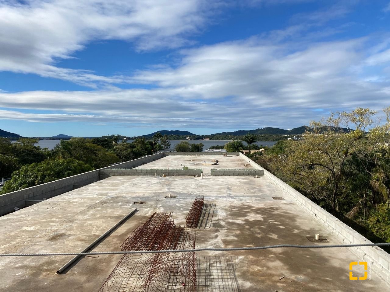 Apartamento com 70m², 3 quartos (sendo 1 suíte), 1 garagem, no bairro Lagoa de Conceição em Florianópolis