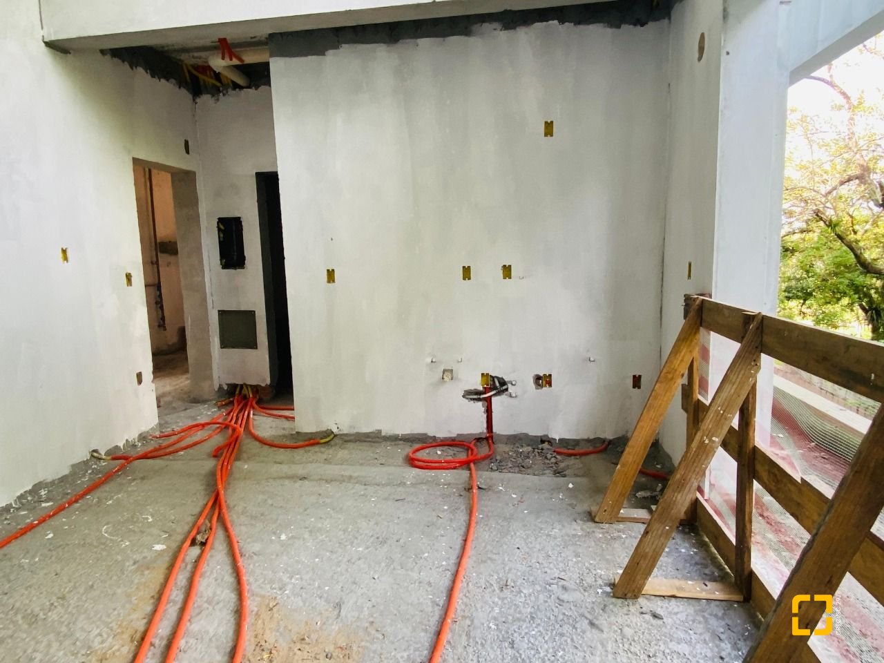 Apartamento com 70m², 2 quartos (sendo 1 suíte), 1 garagem, no bairro Lagoa de Conceição em Florianópolis