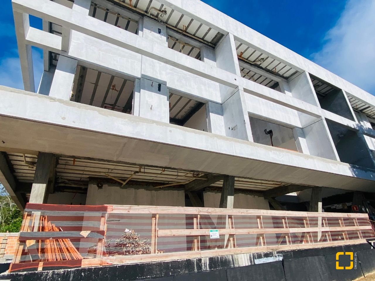 Apartamento com 70m², 2 quartos (sendo 1 suíte), 1 garagem, no bairro Lagoa de Conceição em Florianópolis
