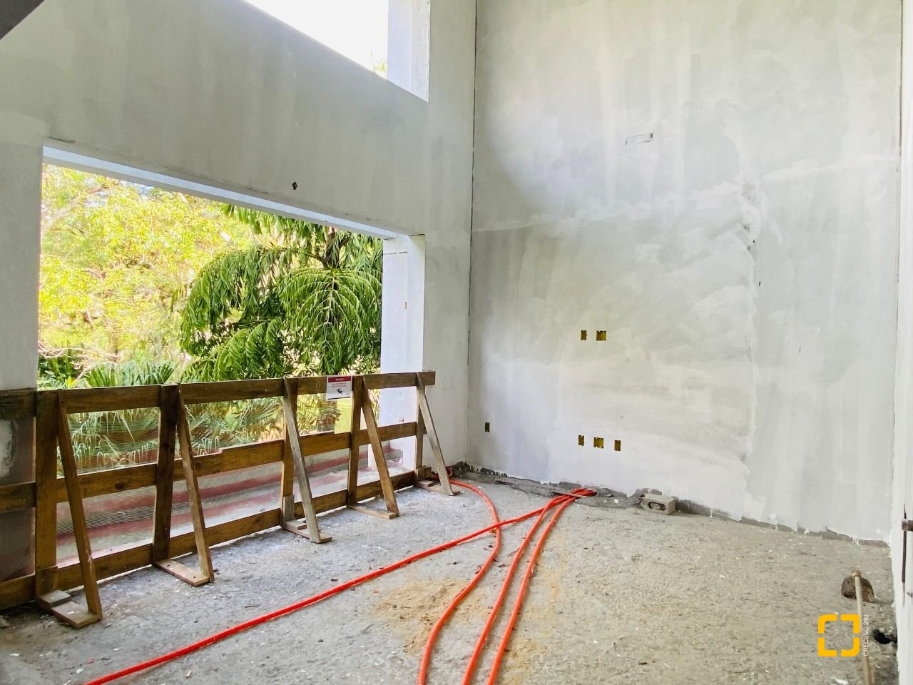 Apartamento com 70m², 2 quartos (sendo 1 suíte), 1 garagem, no bairro Lagoa de Conceição em Florianópolis