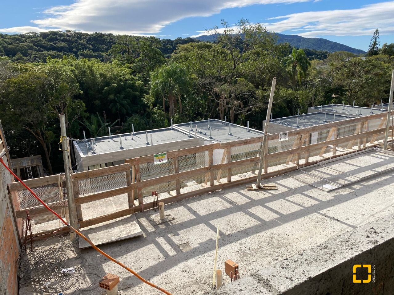 Apartamento com 70m², 2 quartos (sendo 1 suíte), 1 garagem, no bairro Lagoa de Conceição em Florianópolis