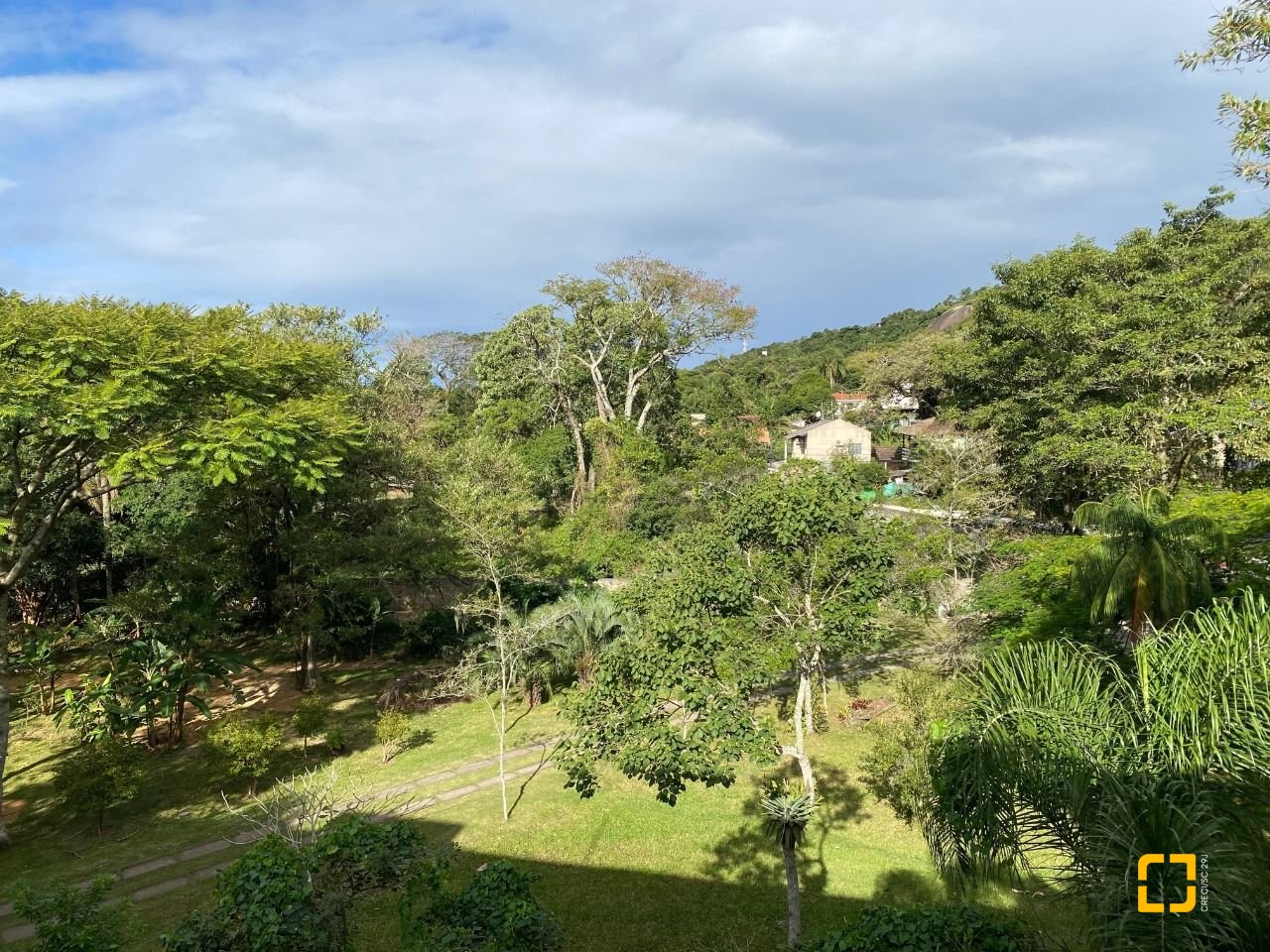 Apartamento com 70m², 2 quartos (sendo 1 suíte), 1 garagem, no bairro Lagoa de Conceição em Florianópolis