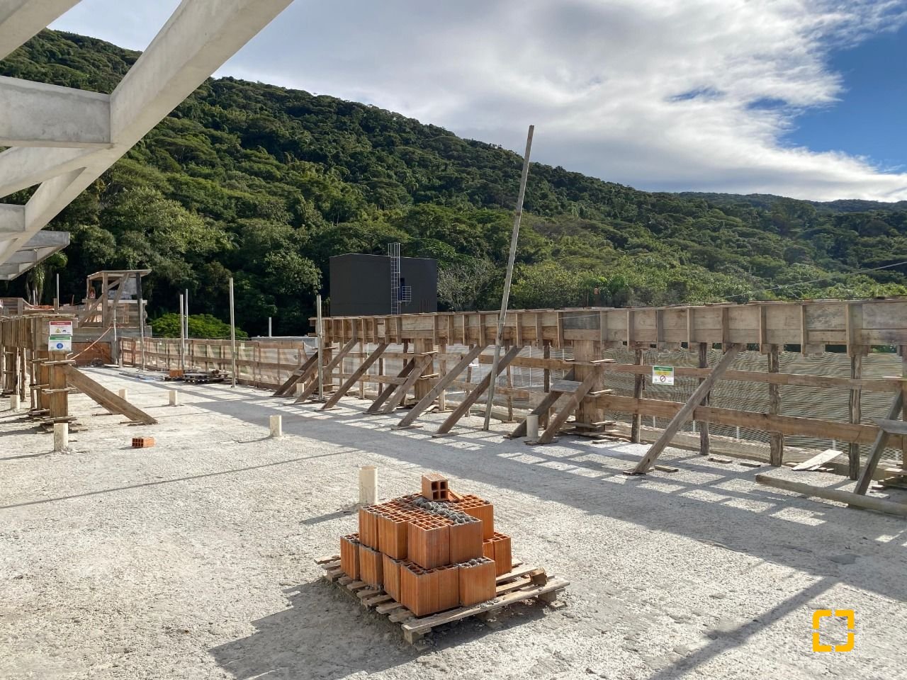 Apartamento com 70m², 2 quartos (sendo 1 suíte), 1 garagem, no bairro Lagoa de Conceição em Florianópolis