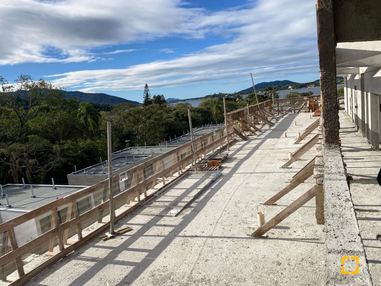 Apartamento com 70m², 2 quartos (sendo 1 suíte), 1 garagem, no bairro Lagoa de Conceição em Florianópolis