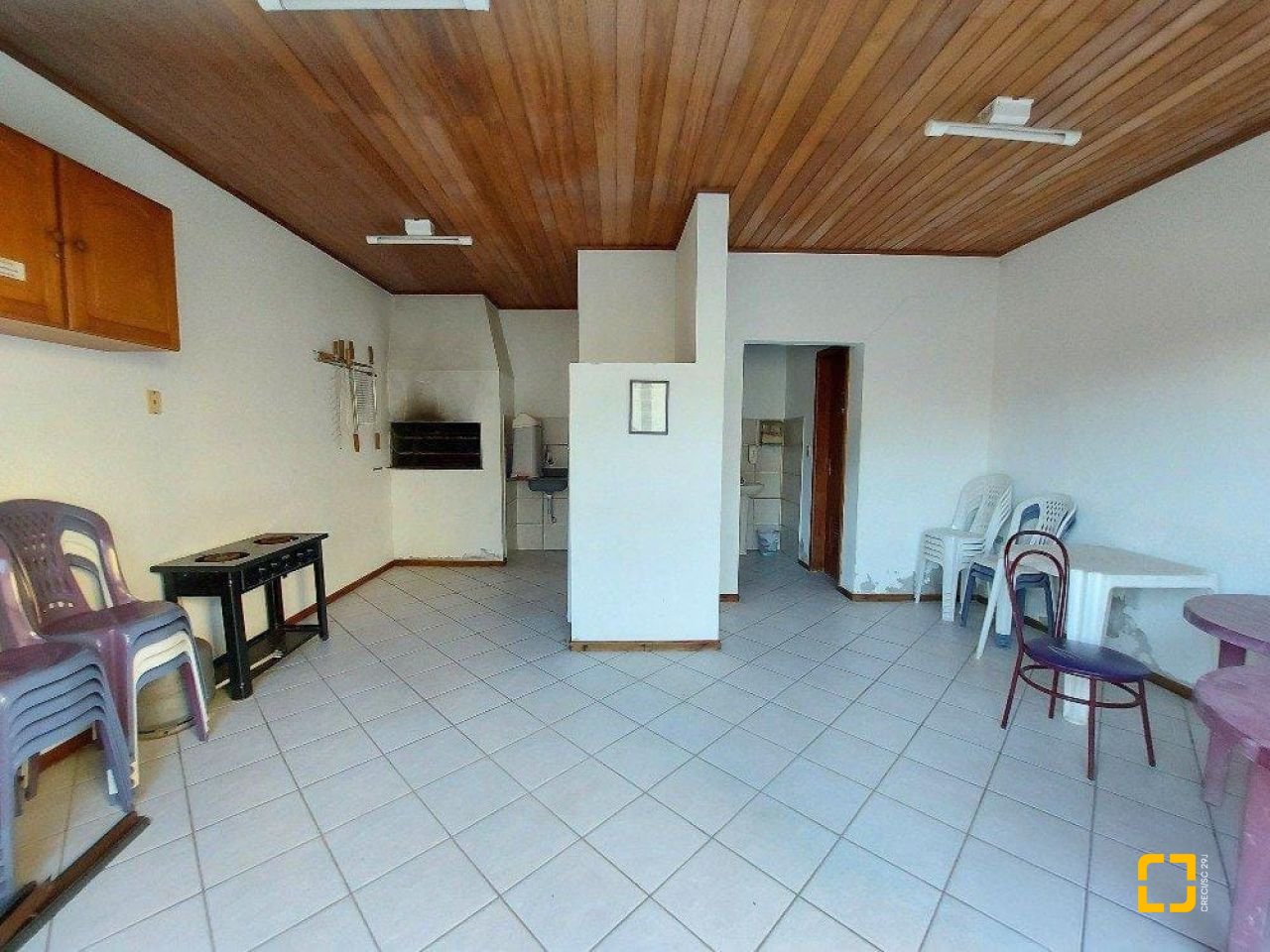 Apartamento com 77m², 3 quartos (sendo 1 suíte), 1 garagem, no bairro Trindade em Florianópolis