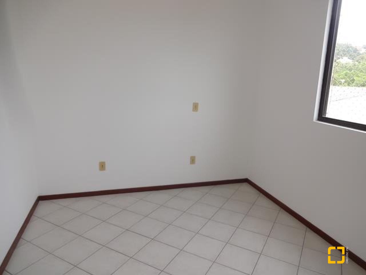 Apartamento com 77m², 3 quartos (sendo 1 suíte), 1 garagem, no bairro Trindade em Florianópolis