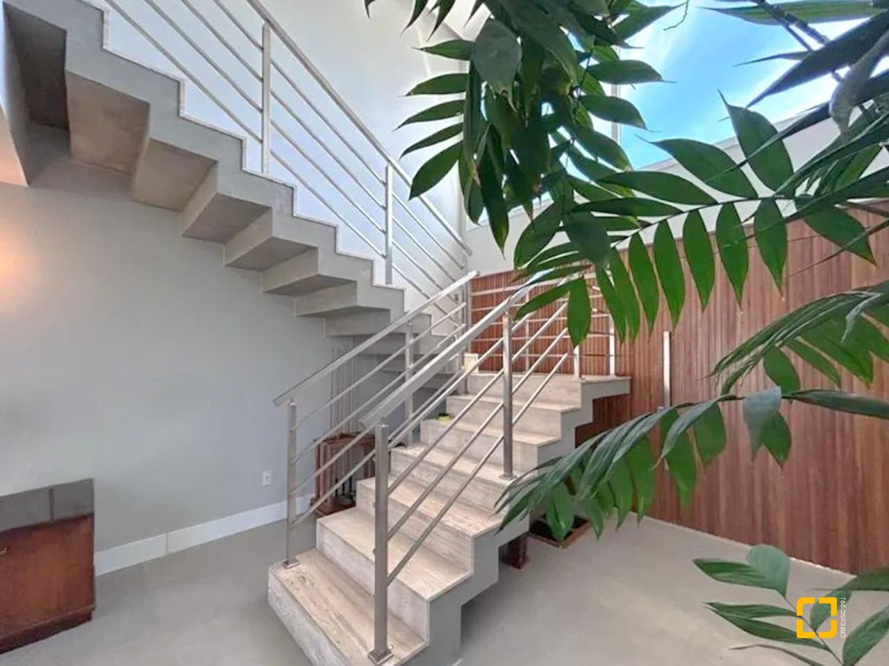 Casa de Condomínio com 378m², 7 quartos (sendo 3 suítes), 4 garagens, no bairro Campeche em Florianópolis