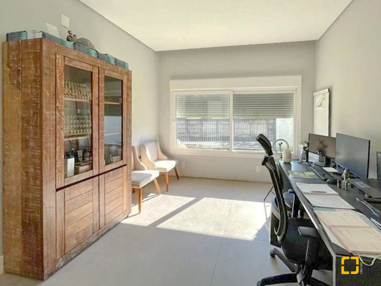 Casa de Condomínio com 378m², 7 quartos (sendo 3 suítes), 4 garagens, no bairro Campeche em Florianópolis