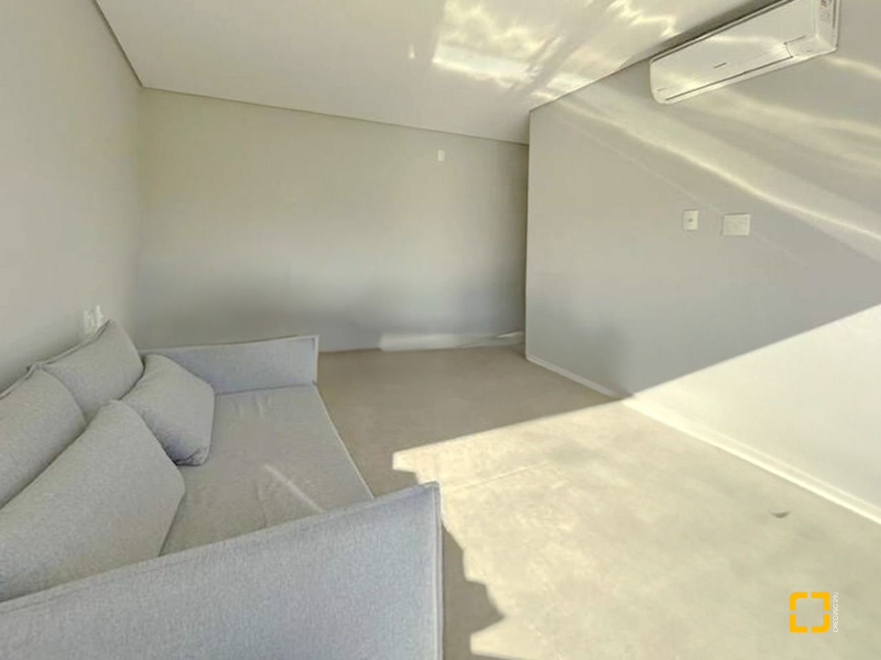 Casa de Condomínio com 378m², 7 quartos (sendo 3 suítes), 4 garagens, no bairro Campeche em Florianópolis