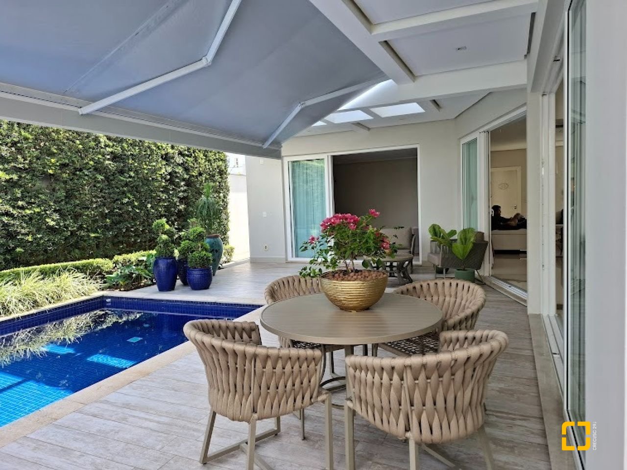 Casa com 470m², 8 quartos (sendo 4 suítes), 4 garagens, no bairro Jurerê Internacional em Florianópolis
