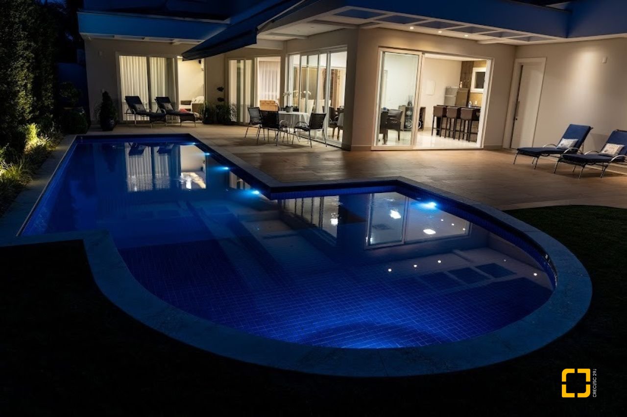 Casa com 470m², 8 quartos (sendo 4 suítes), 4 garagens, no bairro Jurerê Internacional em Florianópolis