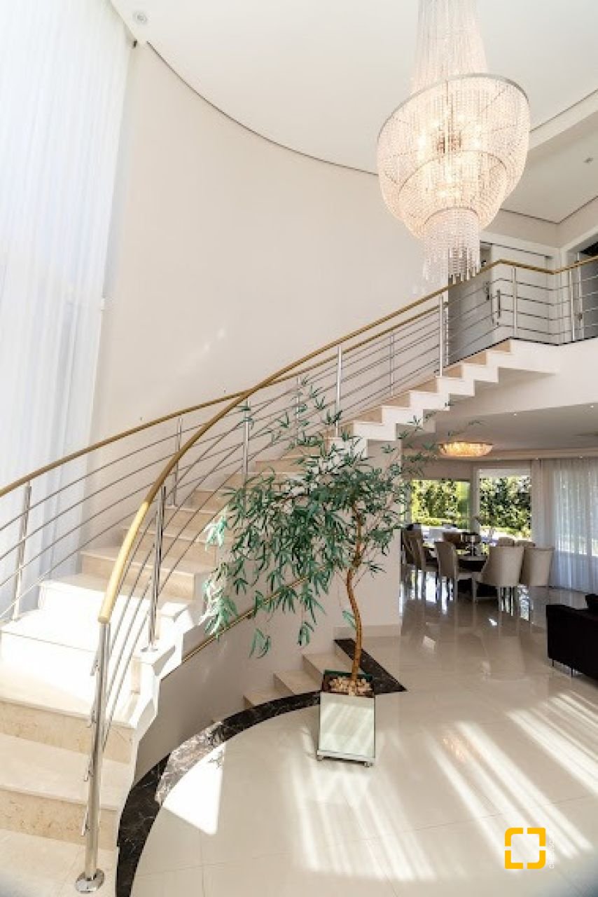 Casa com 470m², 8 quartos (sendo 4 suítes), 4 garagens, no bairro Jurerê Internacional em Florianópolis