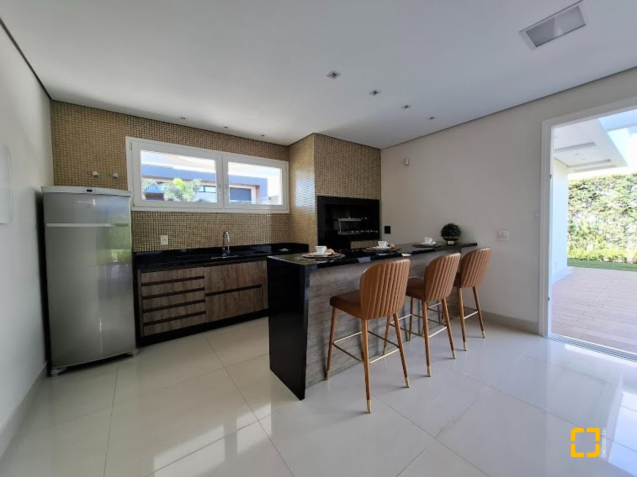 Casa com 470m², 8 quartos (sendo 4 suítes), 4 garagens, no bairro Jurerê Internacional em Florianópolis